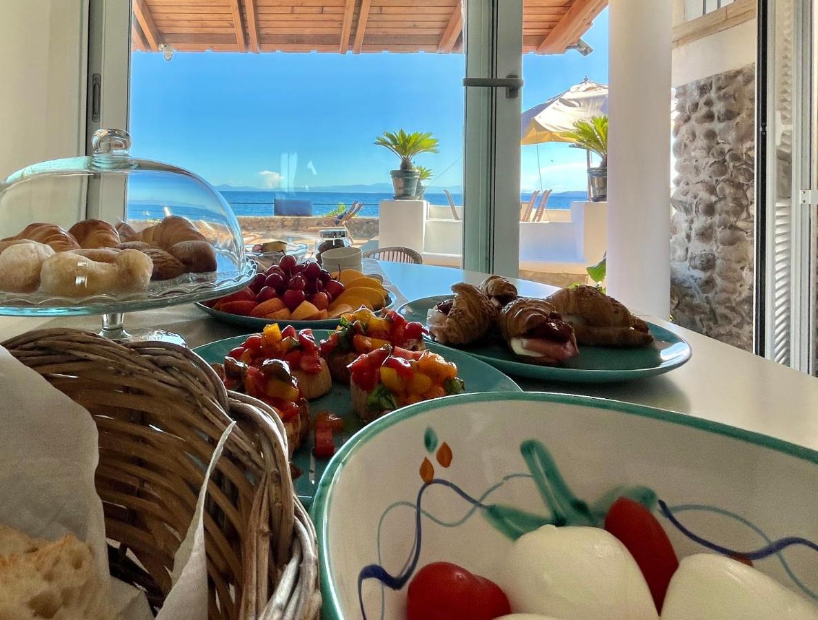 Nelinda Waterfront Accommodation Casamicciola Terme Luaran gambar