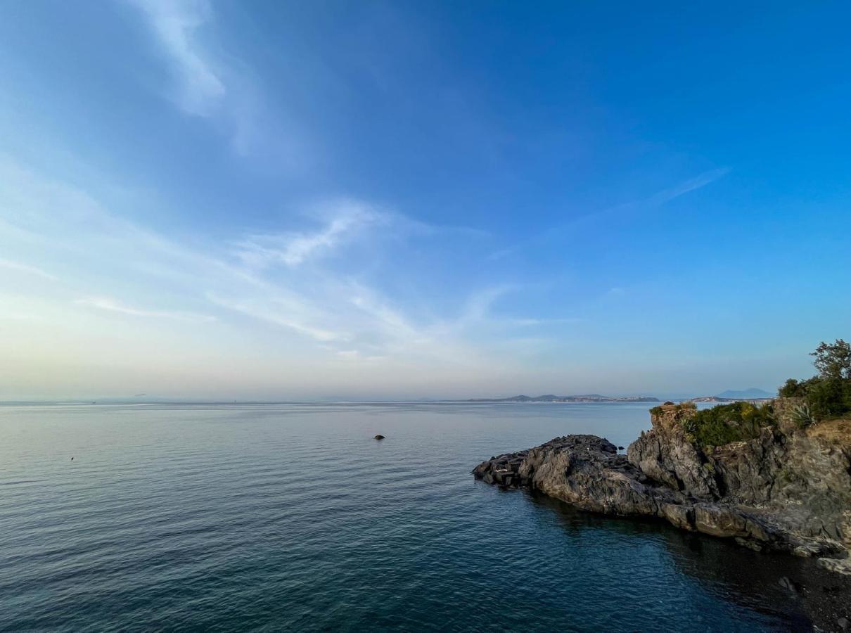 Nelinda Waterfront Accommodation Casamicciola Terme Luaran gambar